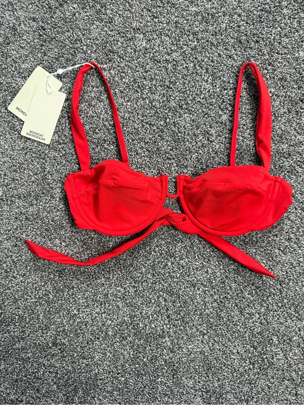 Monday Swimwear Cala Roja Bikini Top Chili Pepper Red size medium